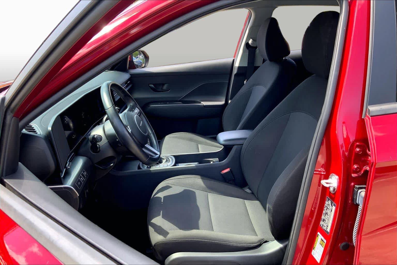 Used 2025 Hyundai Kona SEL AWD/4WD image 8