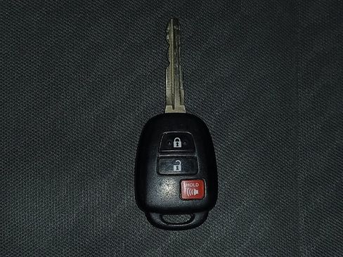 Used 2020 Toyota Tacoma SR w/ SR Convenience Package image 32