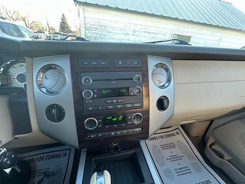 Used 2013 Ford Expedition EL XLT image 8