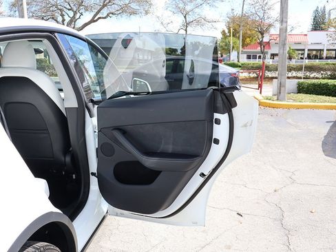 Used 2024 Tesla Model Y Long Range image 24