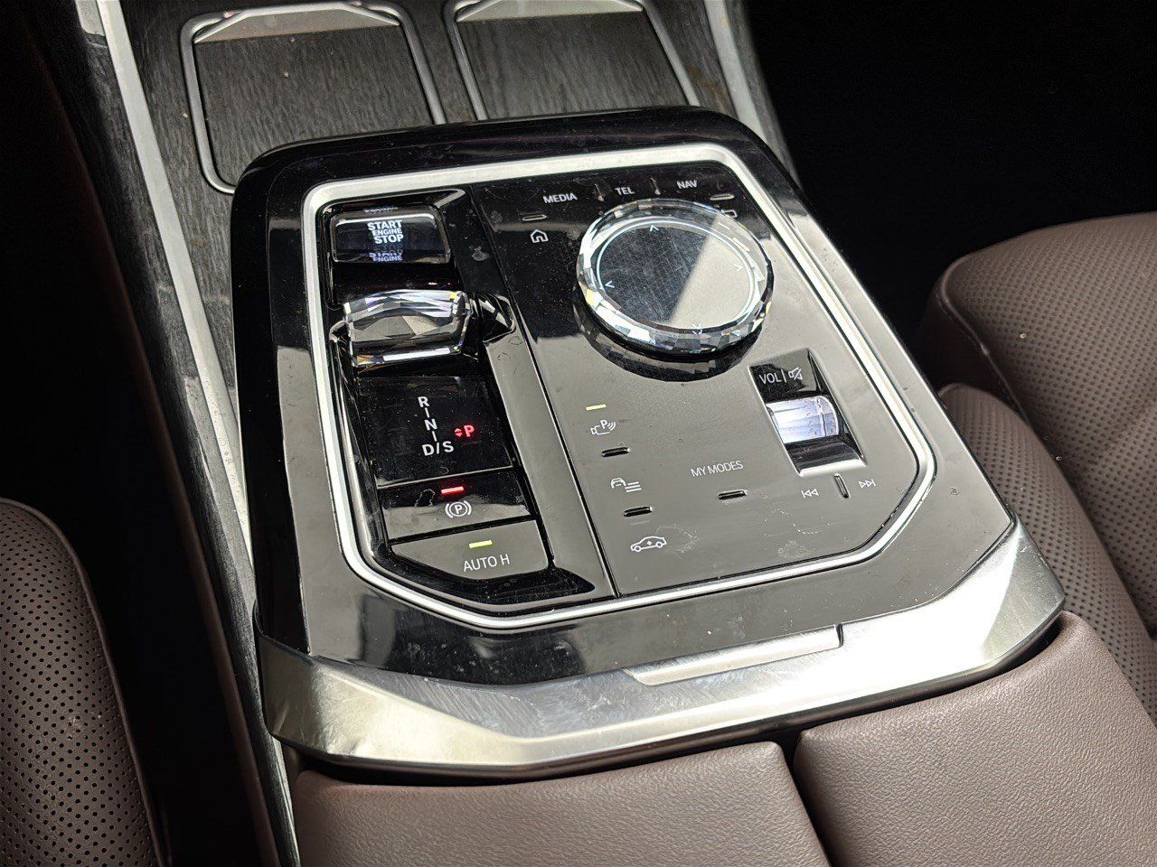 Used 2023 BMW 740i w/ Parking Assistance Package RWD image 21