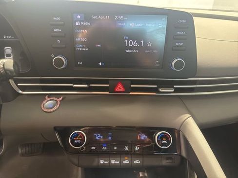 Used 2023 Hyundai Elantra SEL w/ Preferred Accessory Package image 15
