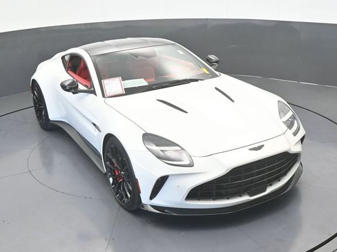 Used 2025 Aston Martin V8 Vantage Coupe image 69