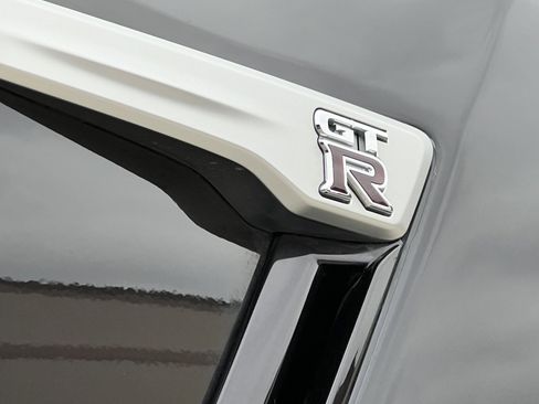 Used 2024 Nissan GT-R T-spec w/ T-Spec Takumi Edition image 43