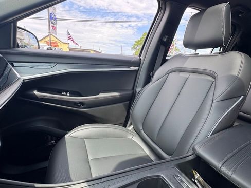 New 2025 Jeep Wagoneer S Limited image 15