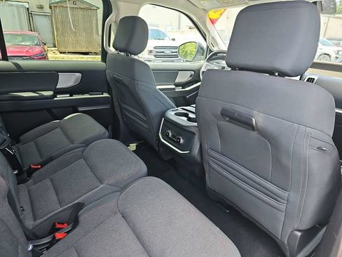 Used 2025 Ford Expedition Max Active AWD/4WD image 13