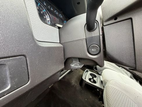 Used 2012 Ford F150 XLT w/ XLT Chrome Pkg image 10