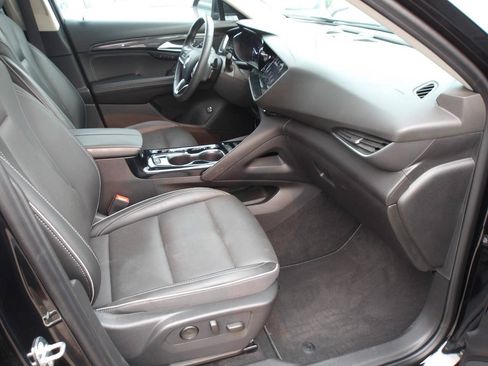 Used 2022 Buick Envision Essence w/ Safety Package FWD image 25