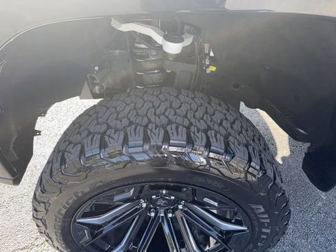 Used 2024 GMC Sierra 1500 AT4 w/ AT4 Preferred Package image 14