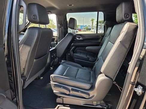 Used 2021 Chevrolet Suburban LT RWD image 12