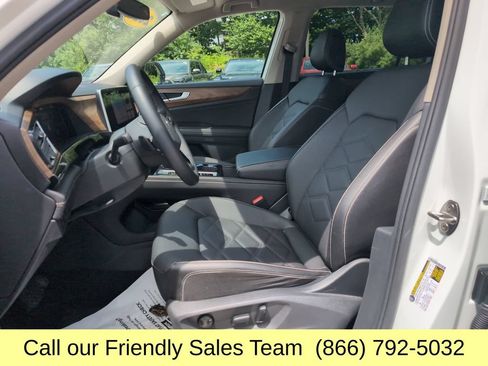 Used 2025 Volkswagen Atlas SE AWD/4WD image 10