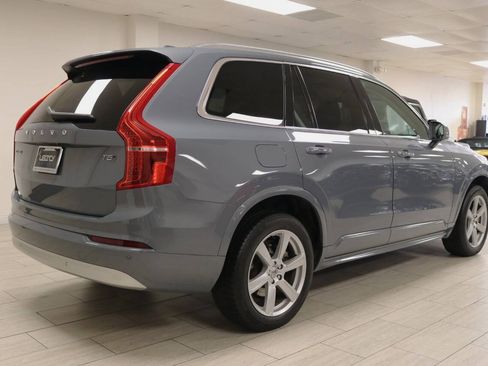 Used 2022 Volvo XC90 T5 Momentum AWD/4WD image 6