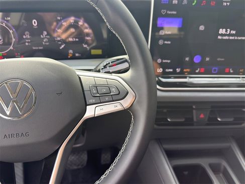 New 2026 Volkswagen Tiguan SE image 13