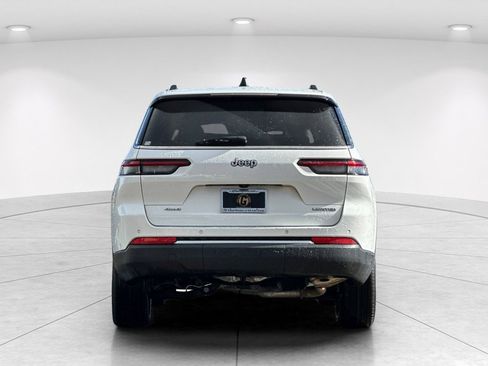 Used 2023 Jeep Grand Cherokee L Limited AWD/4WD image 5