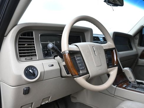 Used 2013 Lincoln Navigator 2WD w/ HD Trailer Tow Pkg image 17