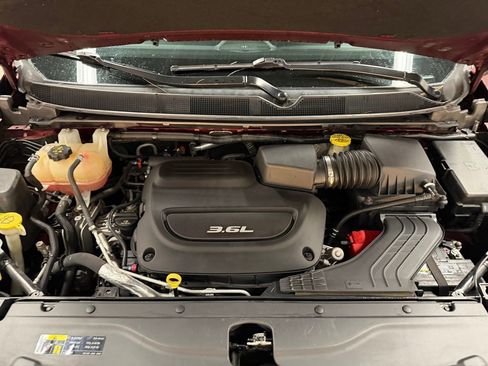 Used 2017 Chrysler Pacifica Touring image 36