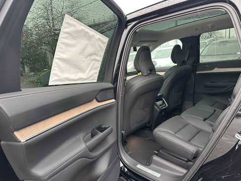 New 2025 Volvo EX90 Plus w/ Protection Package Premier image 16