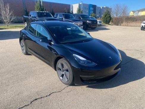 Used 2023 Tesla Model 3 Standard Range image 7