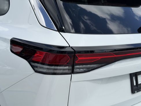 New 2026 Volkswagen Tiguan S image 9