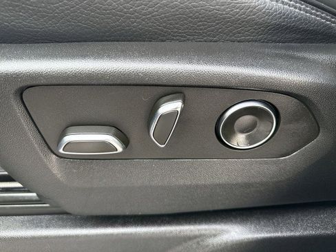 Used 2024 GMC Yukon Denali w/ Advanced Technology Package image 14