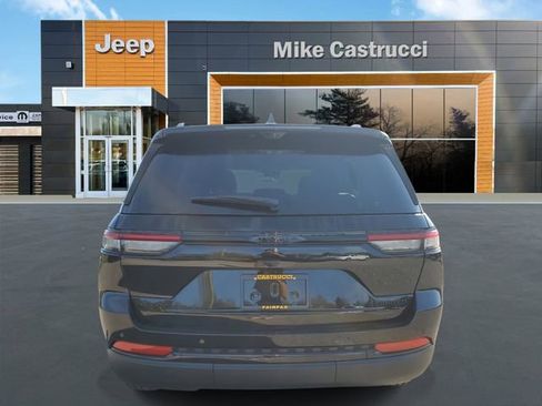 New 2025 Jeep Grand Cherokee Limited w/ Luxury Tech Group II image 4