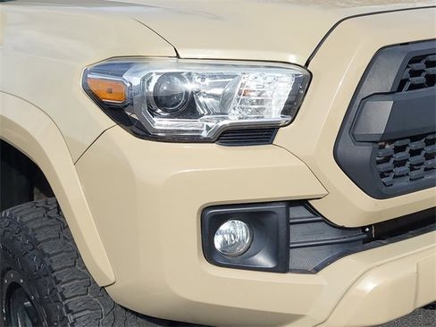 Used 2019 Toyota Tacoma 4x4 Double Cab image 5