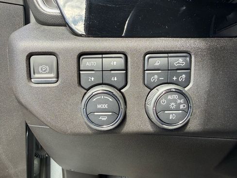 Used 2024 Chevrolet Silverado 3500 LTZ w/ LTZ Plus Package AWD/4WD image 20