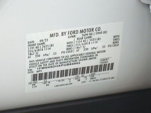 Used 2023 Ford Explorer XLT AWD/4WD image 26