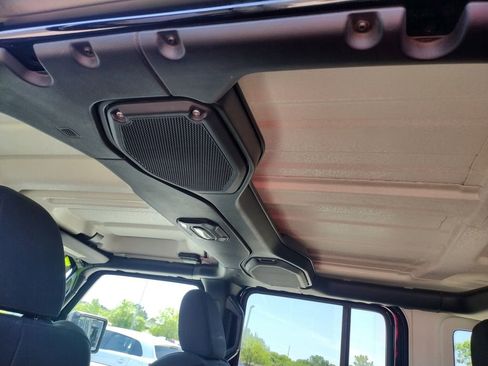 Used 2018 Jeep Wrangler Unlimited Sport w/ Dual Top Group AWD/4WD image 13