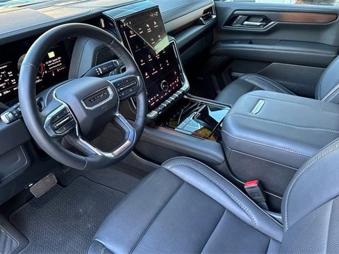 Used 2025 GMC Yukon XL Denali image 10