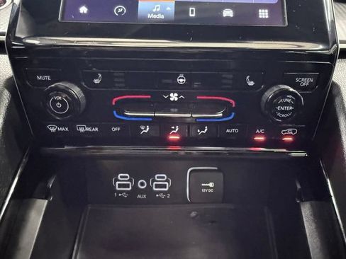 Used 2023 Jeep Grand Cherokee Altitude AWD/4WD image 27
