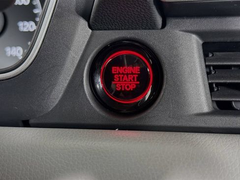Used 2025 Honda Pilot EX-L image 22