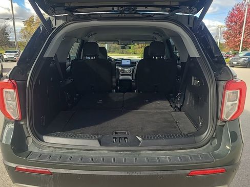 Used 2022 Ford Explorer XLT w/ Equipment Group 202A image 25