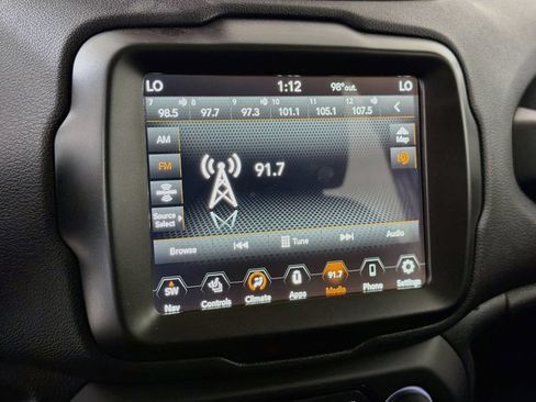 Used 2023 Jeep Renegade Latitude w/ Premium Group AWD/4WD image 17