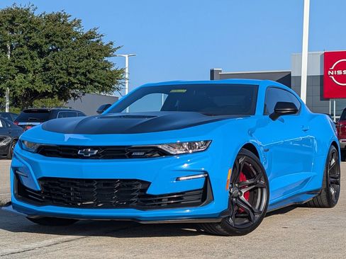 Used 2022 Chevrolet Camaro SS RWD image 2