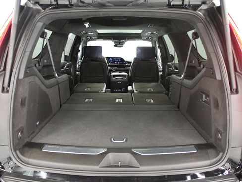 Certified 2023 Cadillac Escalade ESV V image 11