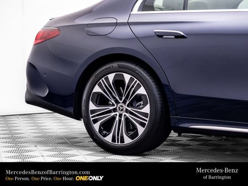 New 2026 Mercedes-Benz E 350 4MATIC Sedan image 39