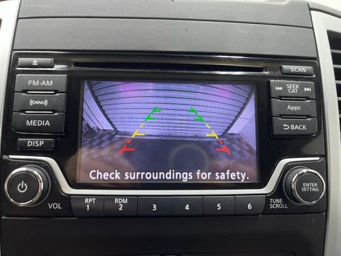 Used 2016 Nissan Frontier SV w/ SV Value Truck Package RWD image 12