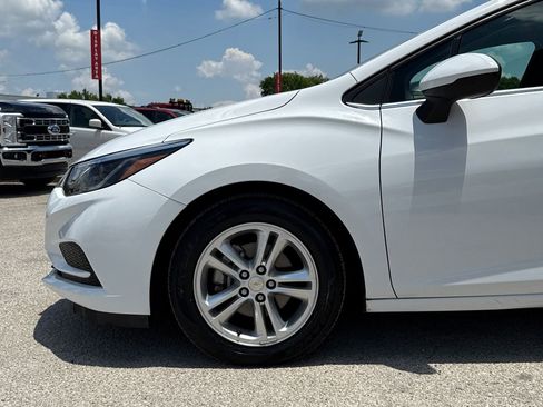 Used 2017 Chevrolet Cruze LT FWD image 5