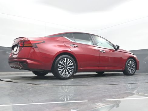 Used 2024 Nissan Altima 2.5 SV image 30