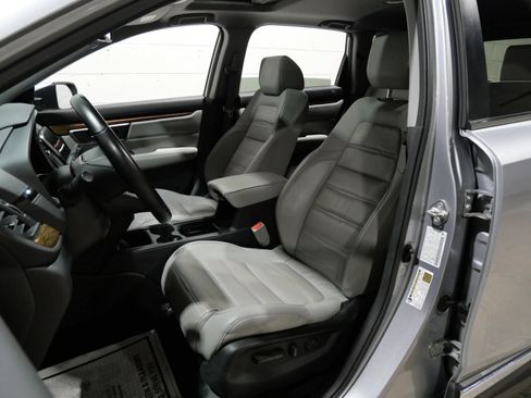 Used 2018 Honda CR-V Touring image 12