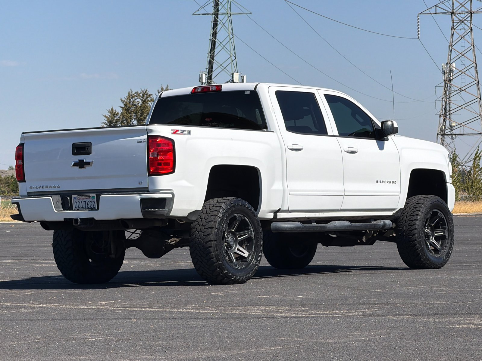 Used 2017 Chevrolet Silverado 1500 LT w/ All Star Edition AWD/4WD image 4