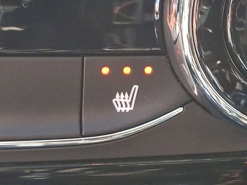 Used 2025 Chevrolet Trax ACTIV w/ Sunroof Package image 24