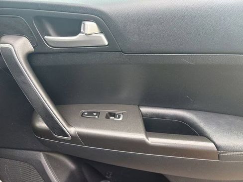 Used 2022 Kia Sportage LX FWD image 39