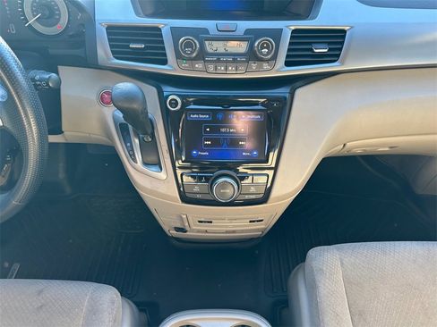 Used 2016 Honda Odyssey SE image 13