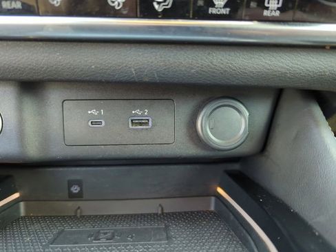 Certified 2021 Nissan Rogue Platinum FWD image 35
