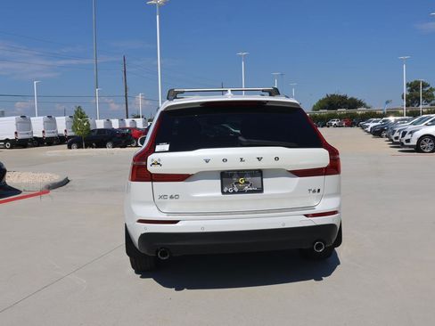 Used 2018 Volvo XC60 T6 Momentum w/ Convenience Package image 4