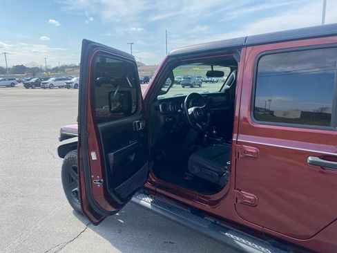 Used 2021 Jeep Gladiator Sport AWD/4WD image 10