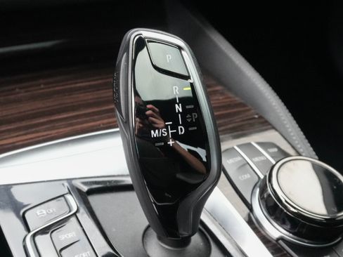 Certified 2023 BMW 540i w/ Executive Package image 27