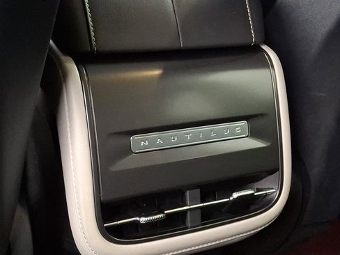 Certified 2024 Lincoln Nautilus Premier image 11